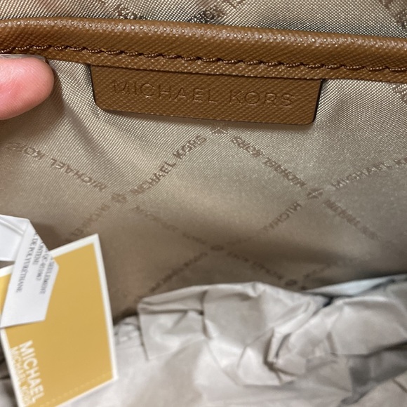 SOLD Michael Kors chain Crossbody - Picture 7 of 9